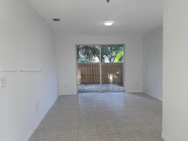 2288 NE 42 Avenue photo 4