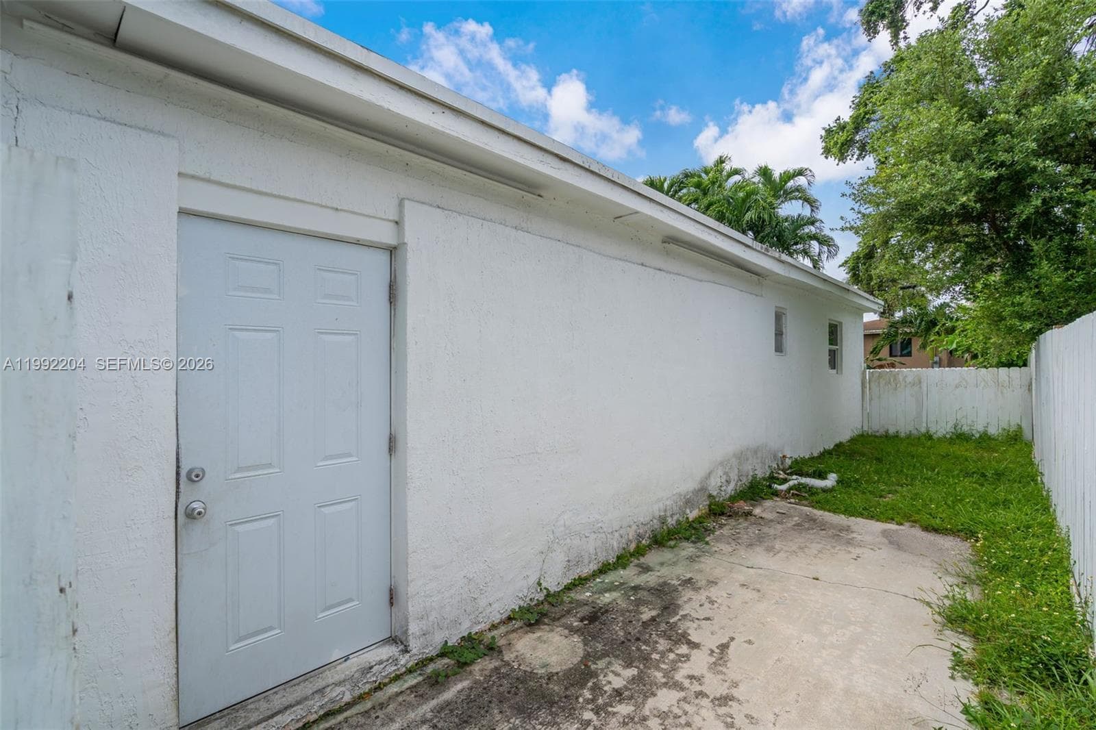 181 NE 121st St photo 30