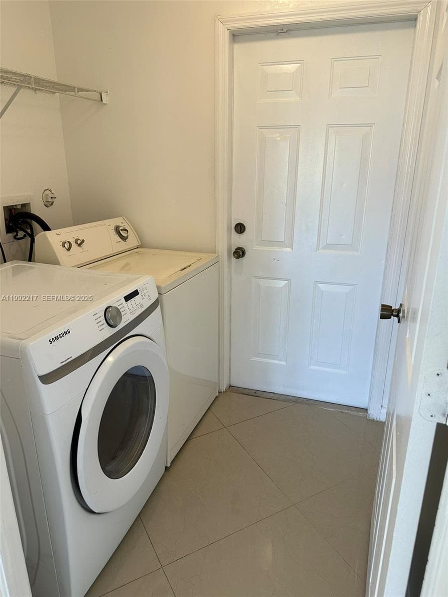 1720 NE 35 Avenue photo 8