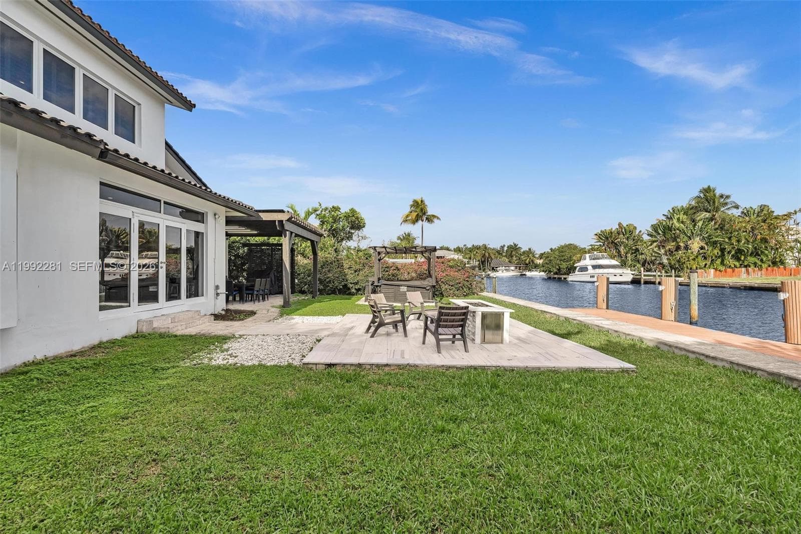 472 Sunset Dr photo 36