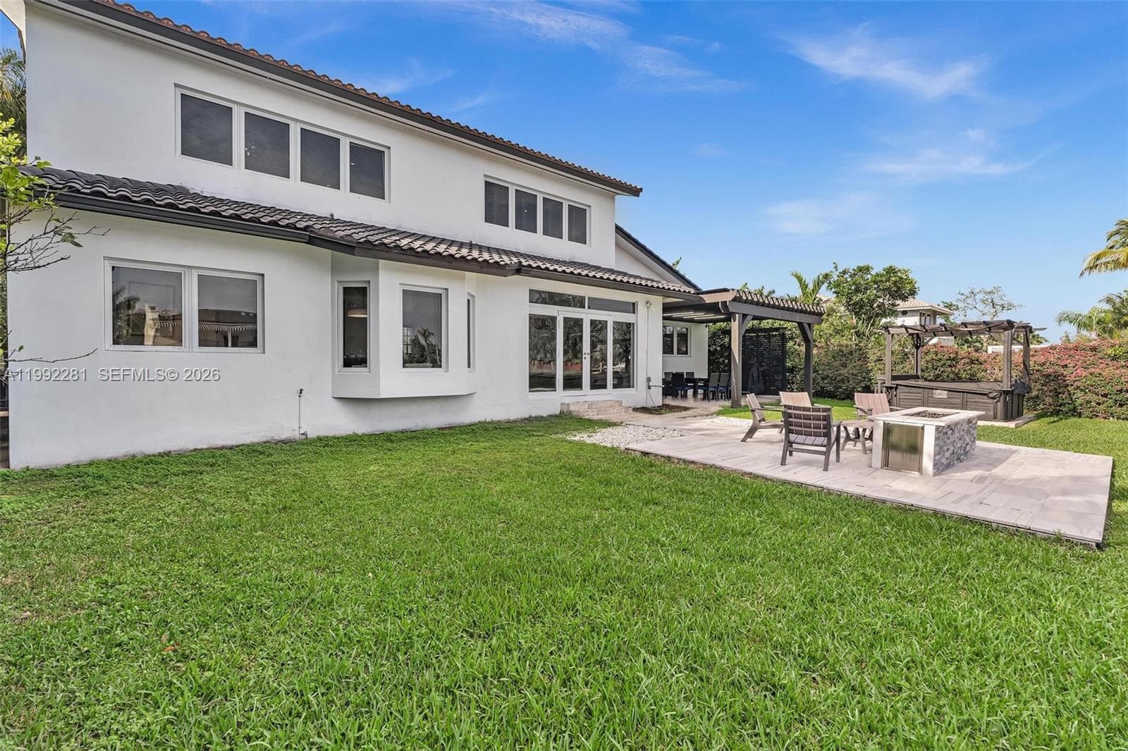 472 Sunset Dr photo 79