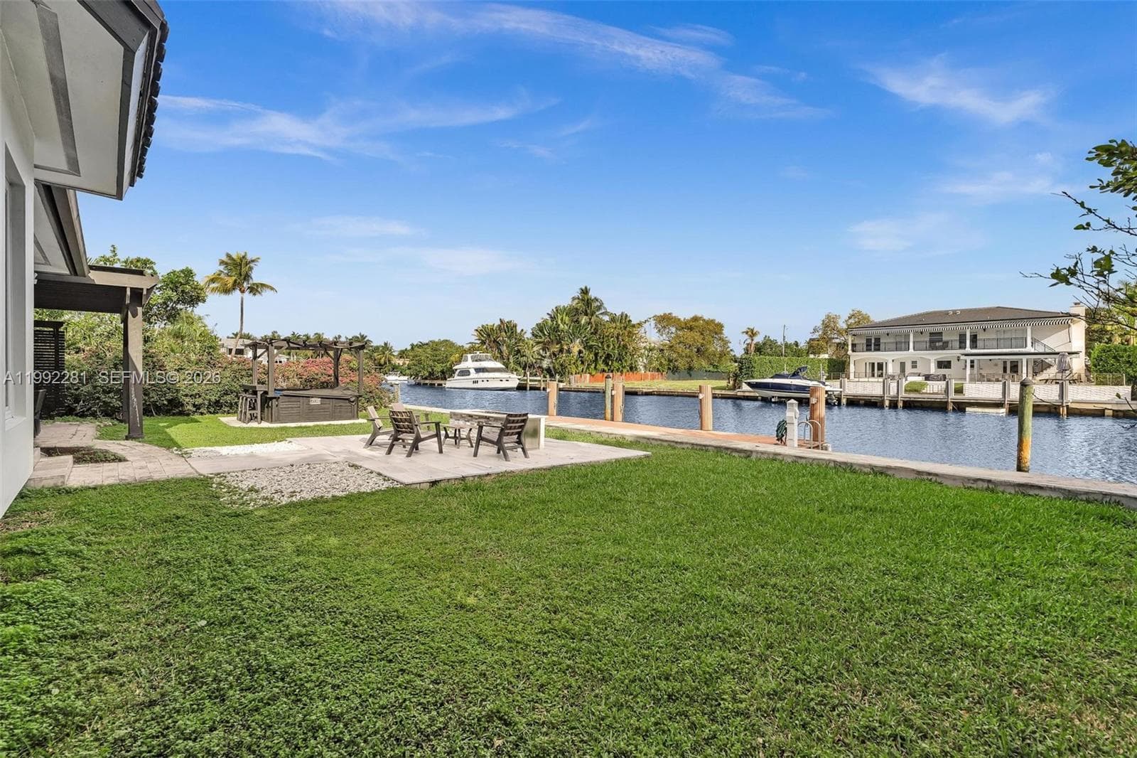 472 Sunset Dr photo 35