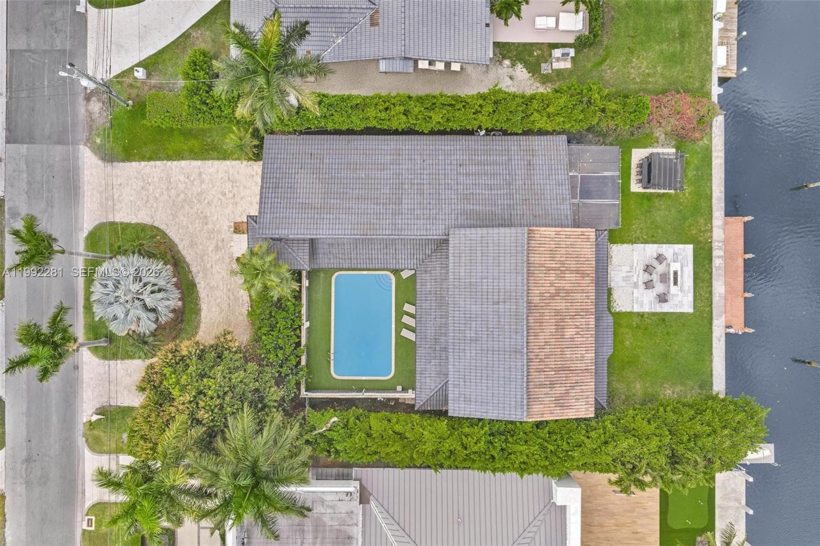 472 Sunset Dr photo 31