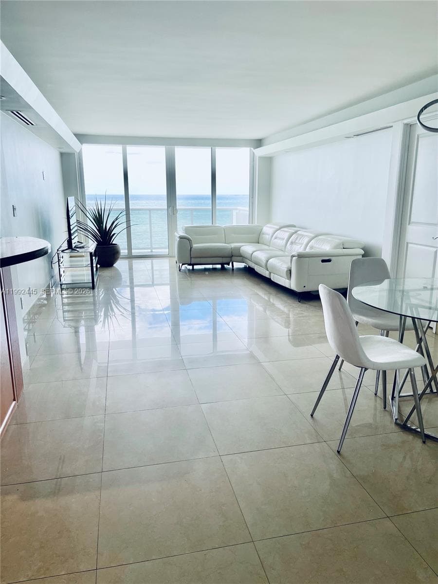 PARKER TOWER CONDO · #1105 in Hallandale Beach - Photo 2