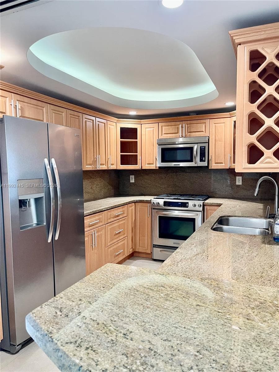 PARKER TOWER CONDO · #1105 in Hallandale Beach - Photo 6