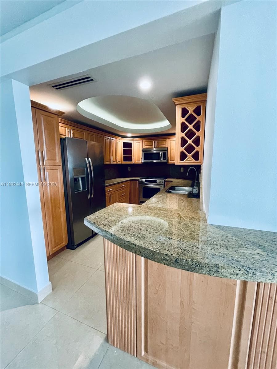 PARKER TOWER CONDO · #1105 in Hallandale Beach - Photo 5