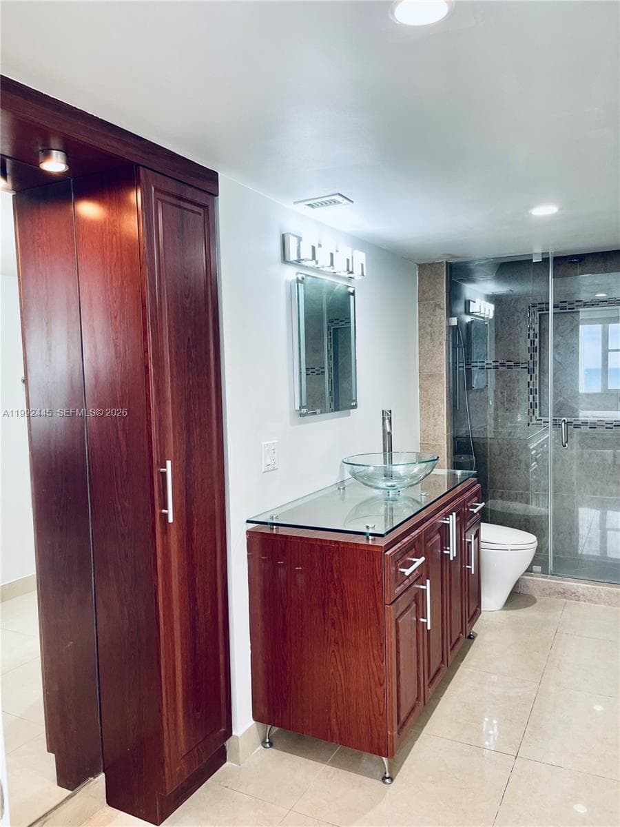 PARKER TOWER CONDO · #1105 in Hallandale Beach - Photo 8