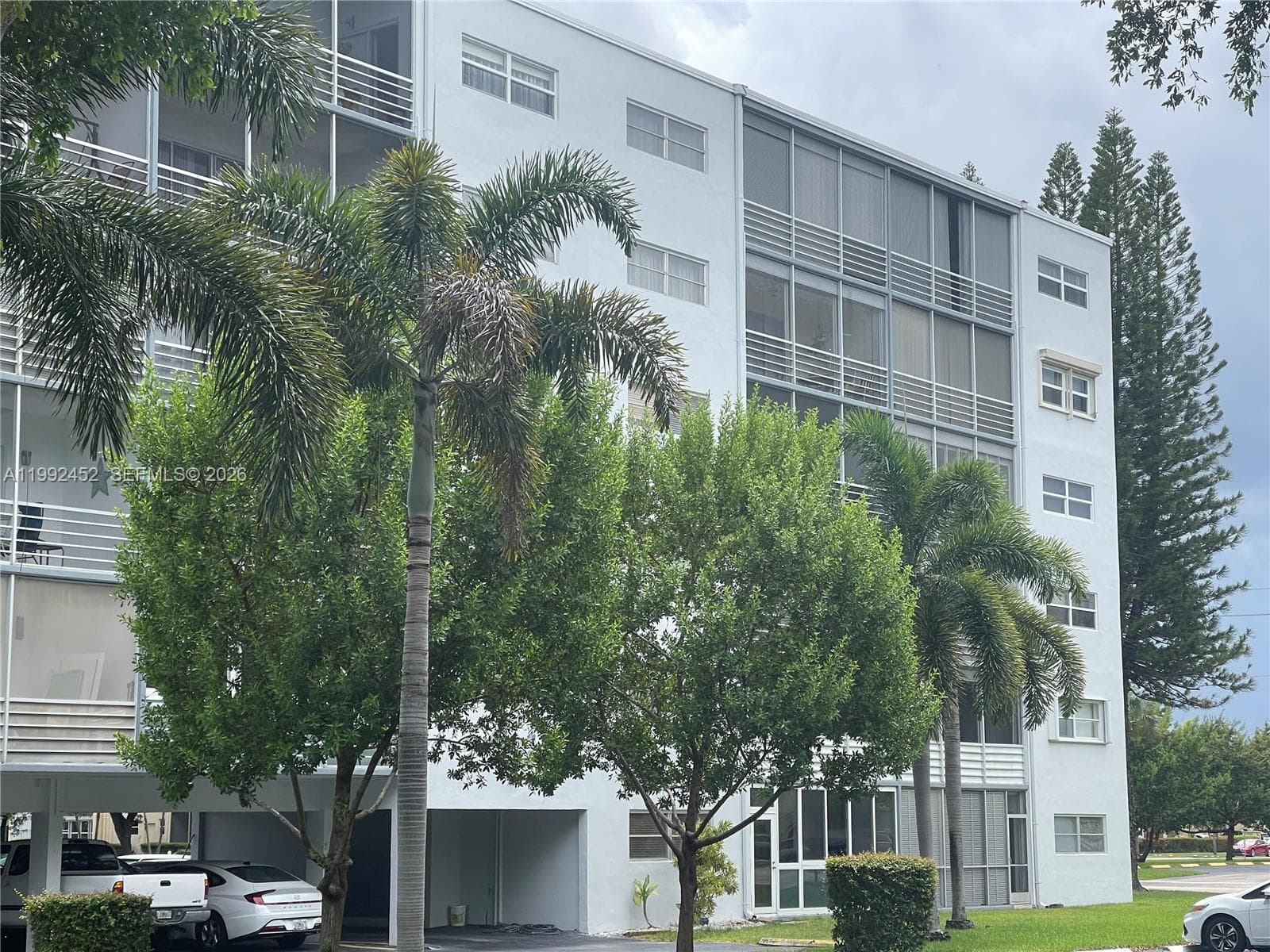 Fairways Royale · #501 in Hallandale Beach - Photo 13