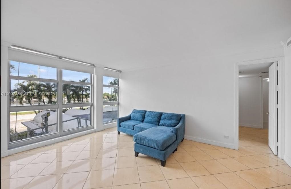 CRYSTAL HOUSE CONDO · #2K in Miami Beach - Photo 5