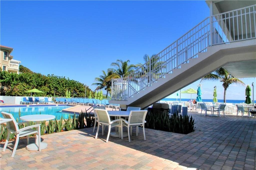 pool ocean