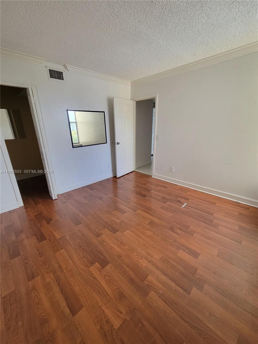 KEYSTONE TOWERS CONDO · #904 in North Miami - Photo 7
