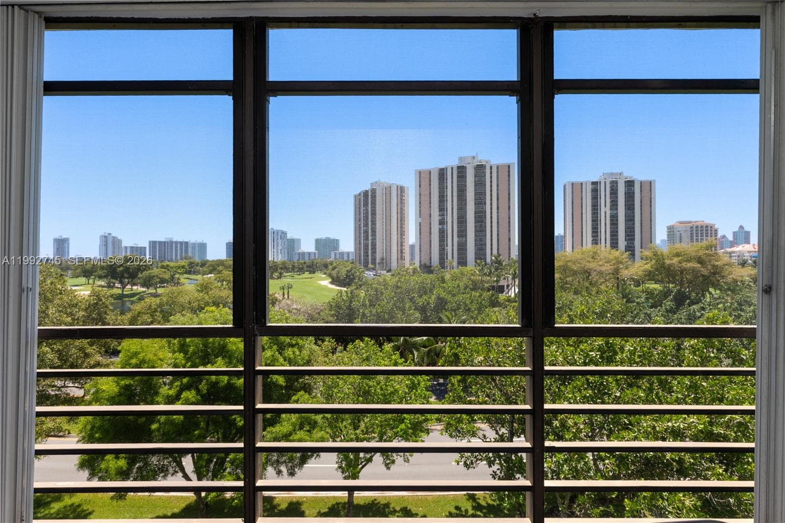 BISCAYA IV CONDO · #605 in Aventura - Photo 5