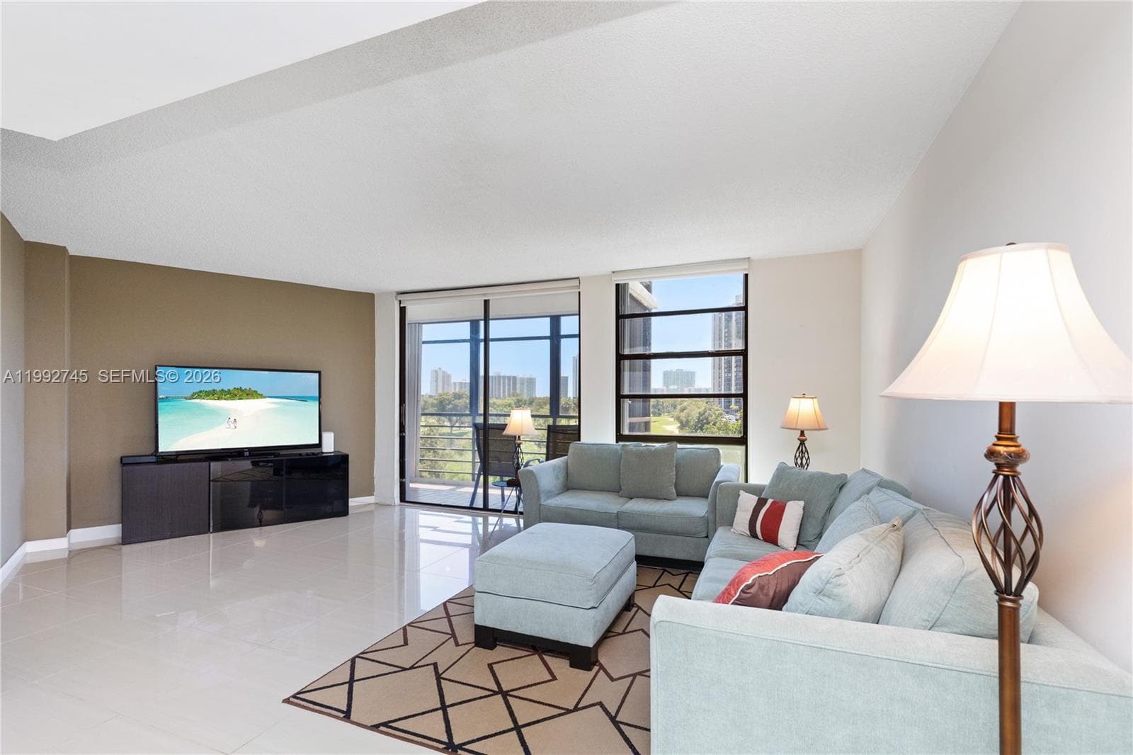 BISCAYA IV CONDO · #605 in Aventura - Photo 24