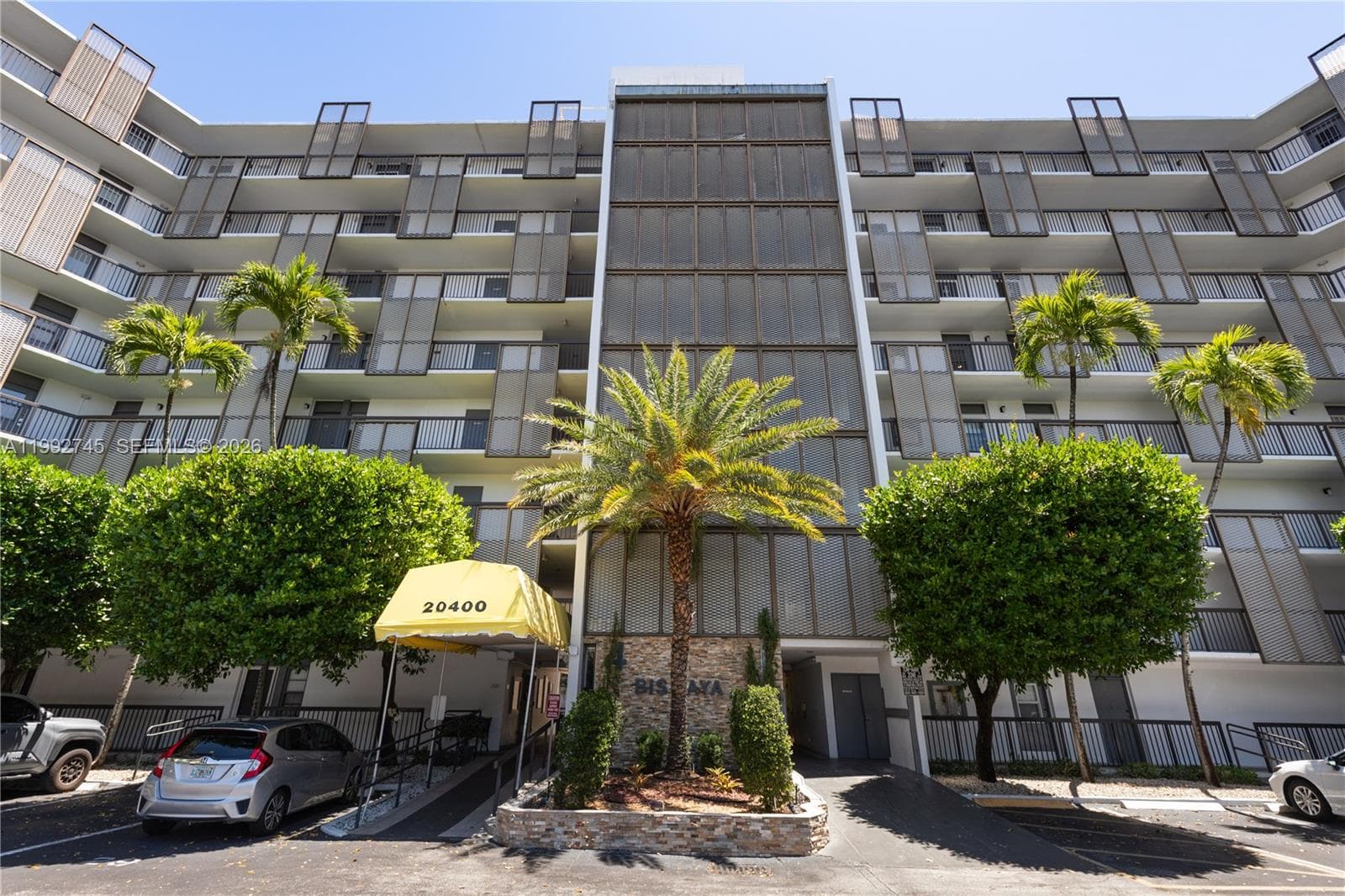 BISCAYA IV CONDO · #605 in Aventura - Photo 34