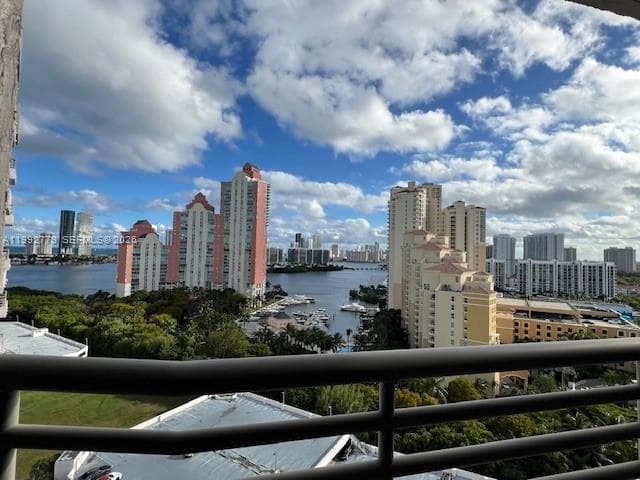 PARC CENTRAL AVENTURA SOU · #1916 in Aventura - Photo 2