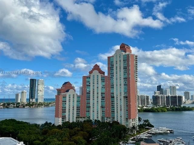 PARC CENTRAL AVENTURA SOU · #1916 in Aventura - Photo 3