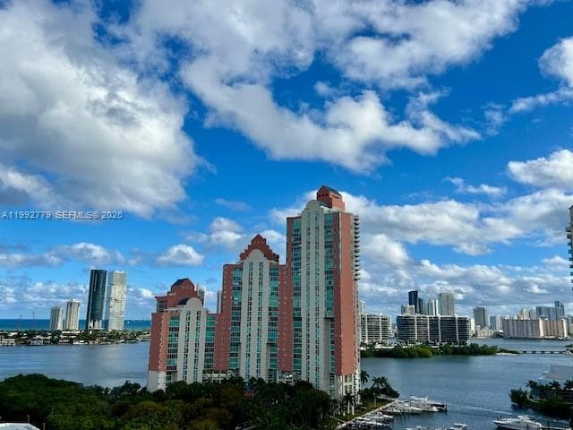 PARC CENTRAL AVENTURA SOU · #1916 in Aventura - Photo 38