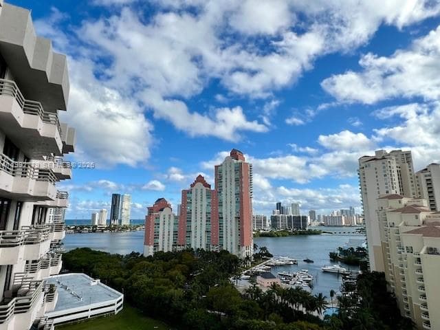 PARC CENTRAL AVENTURA SOU · #1916 in Aventura - Photo 37