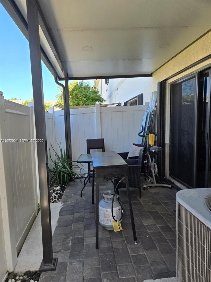 1166 SW 7th Ave photo 17