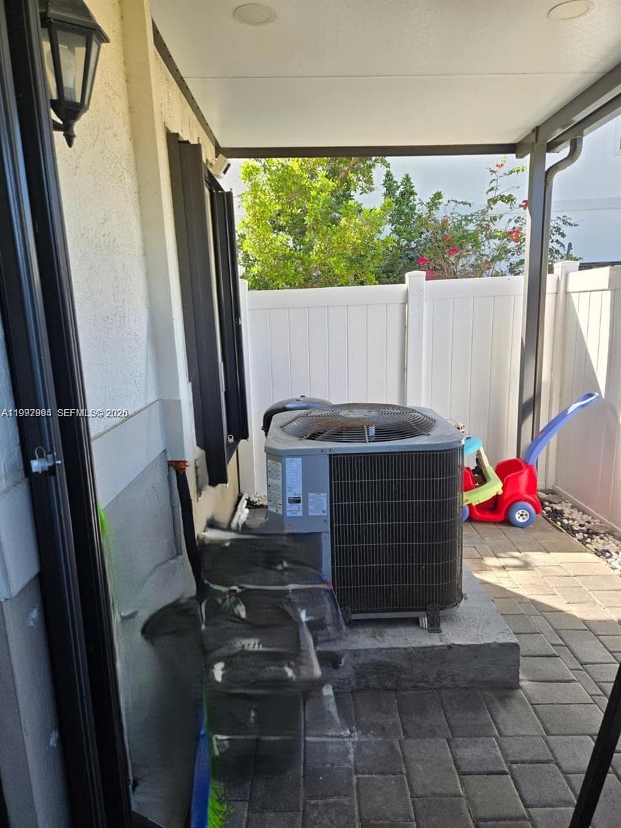 1166 SW 7th Ave photo 18