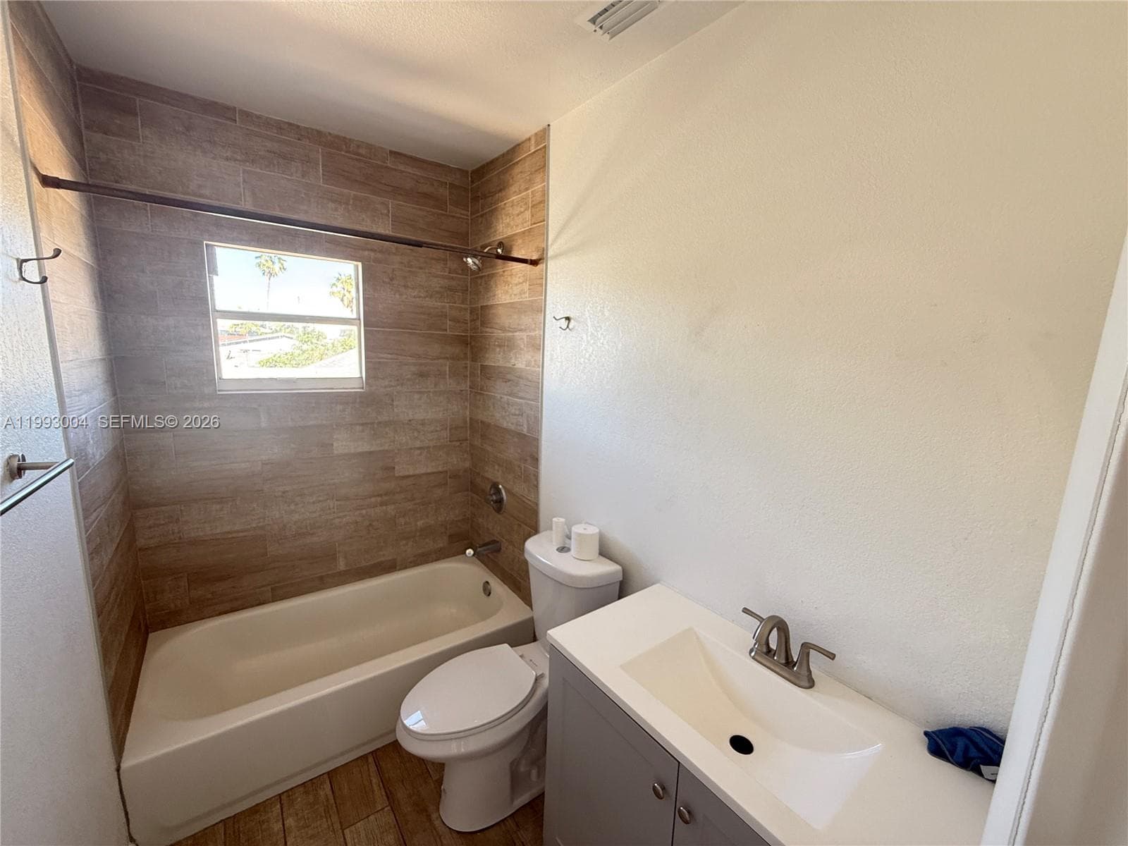 LAWRENCE ESTATE LAND CO · #B in Miami - Photo 8