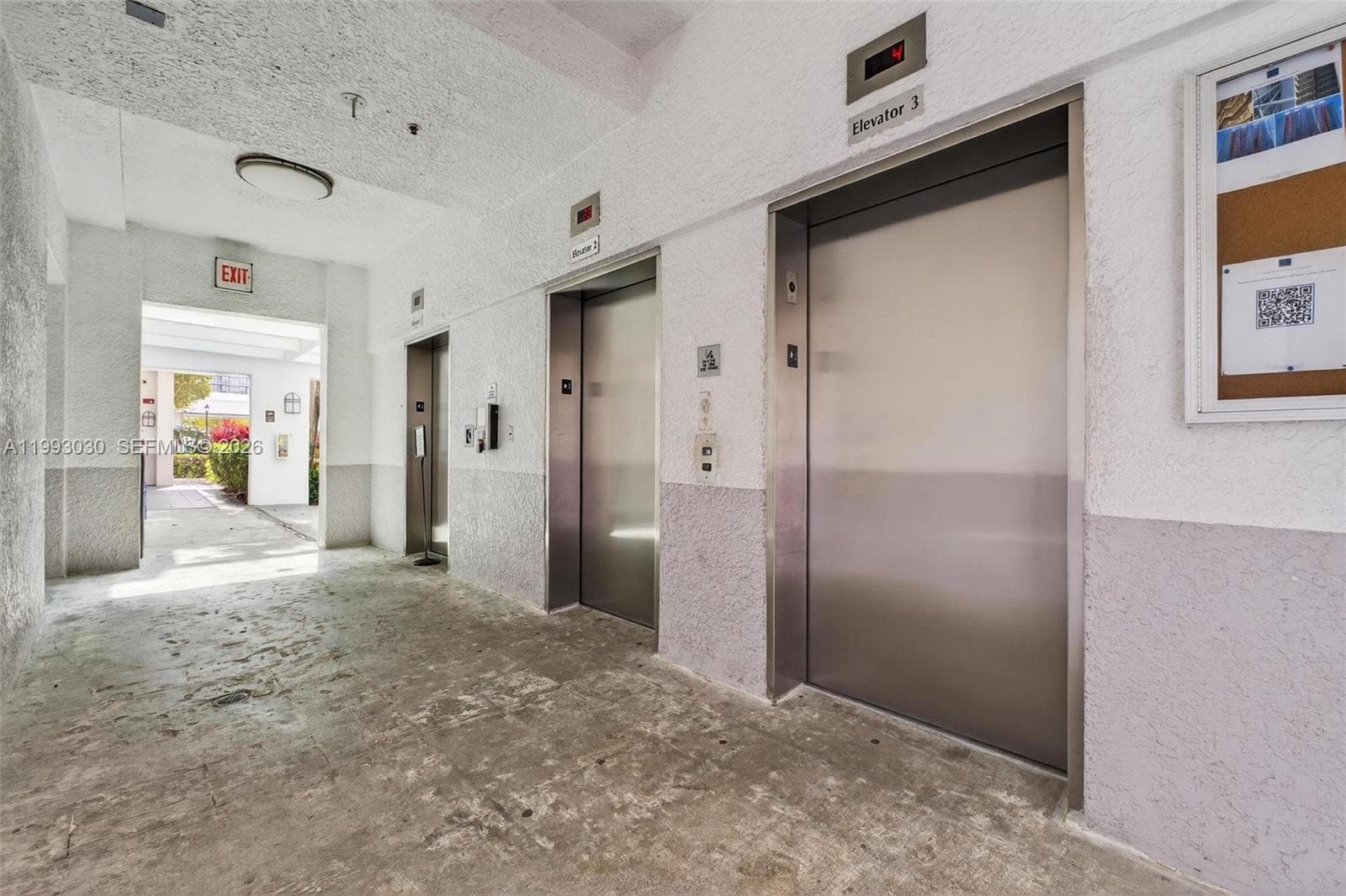 15051 Royal Oaks Ln · #2406 in North Miami - Photo 3