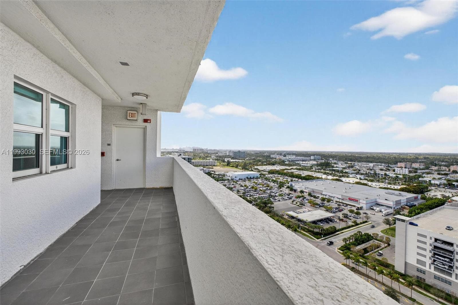15051 Royal Oaks Ln · #2406 in North Miami - Photo 4