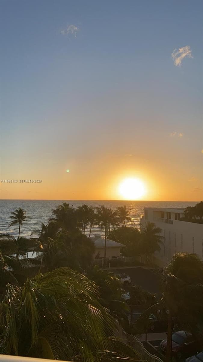 TIDES · #5M in Hollywood - Photo 9