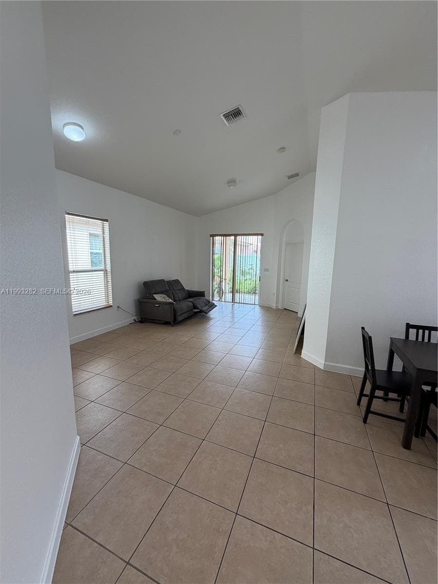 3951 NE 11th Dr photo 17