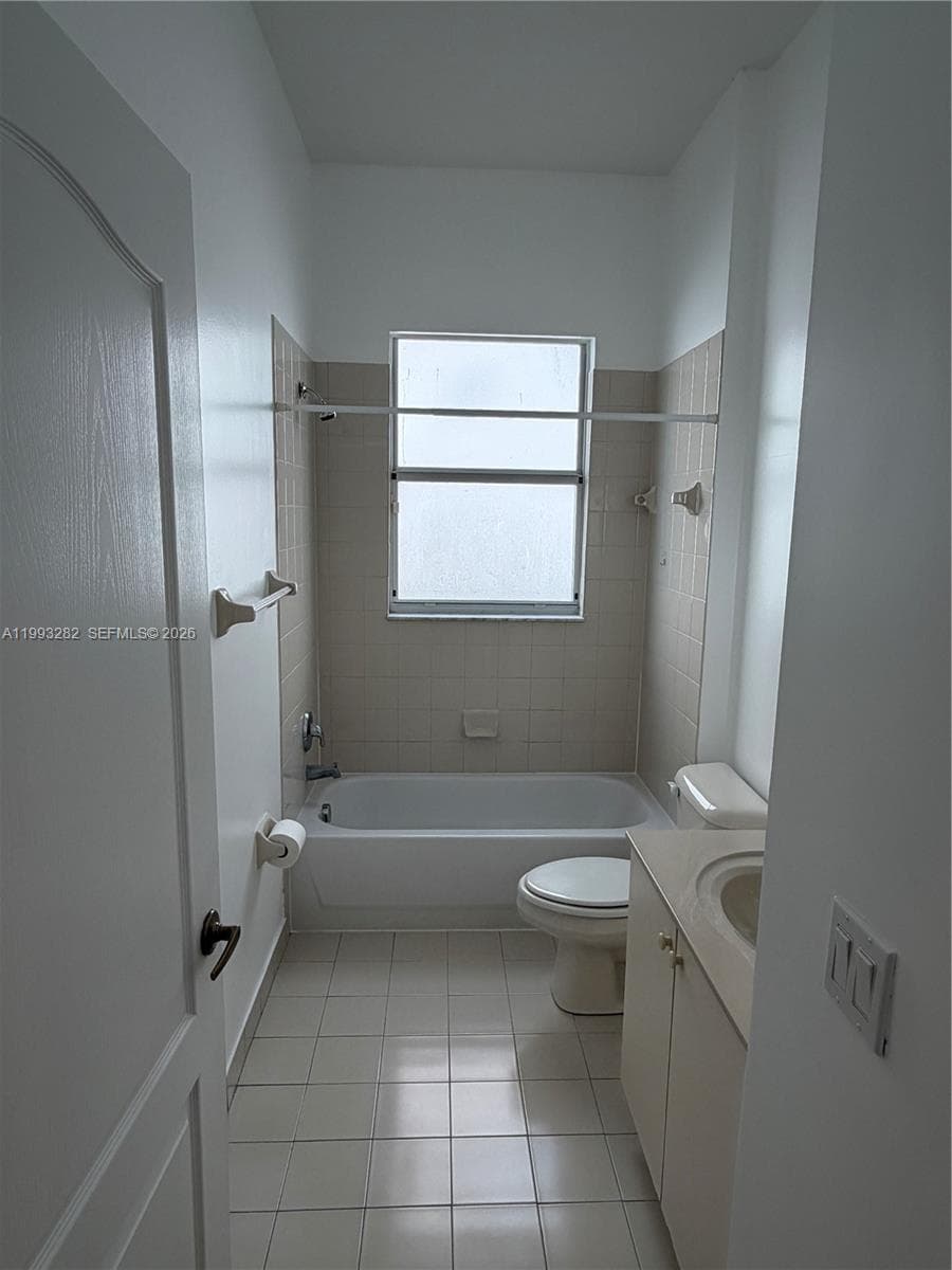 3951 NE 11th Dr photo 25
