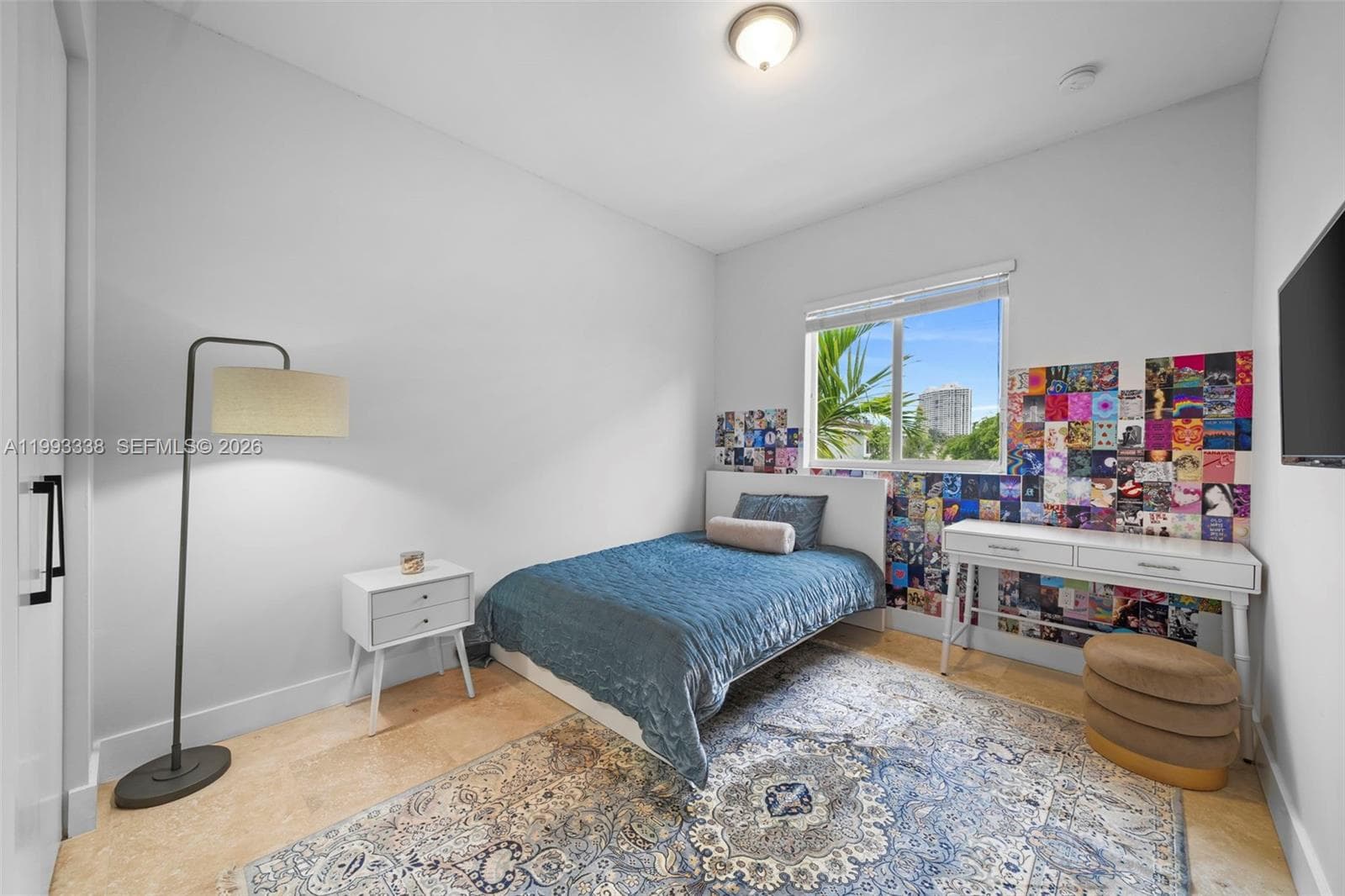 2nd Bedroom/w its own Bathroom.