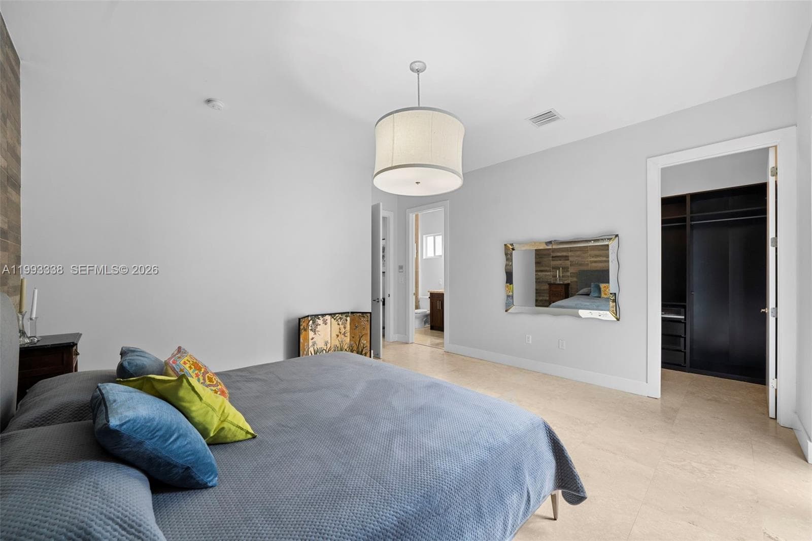 Master Bedroom Layout