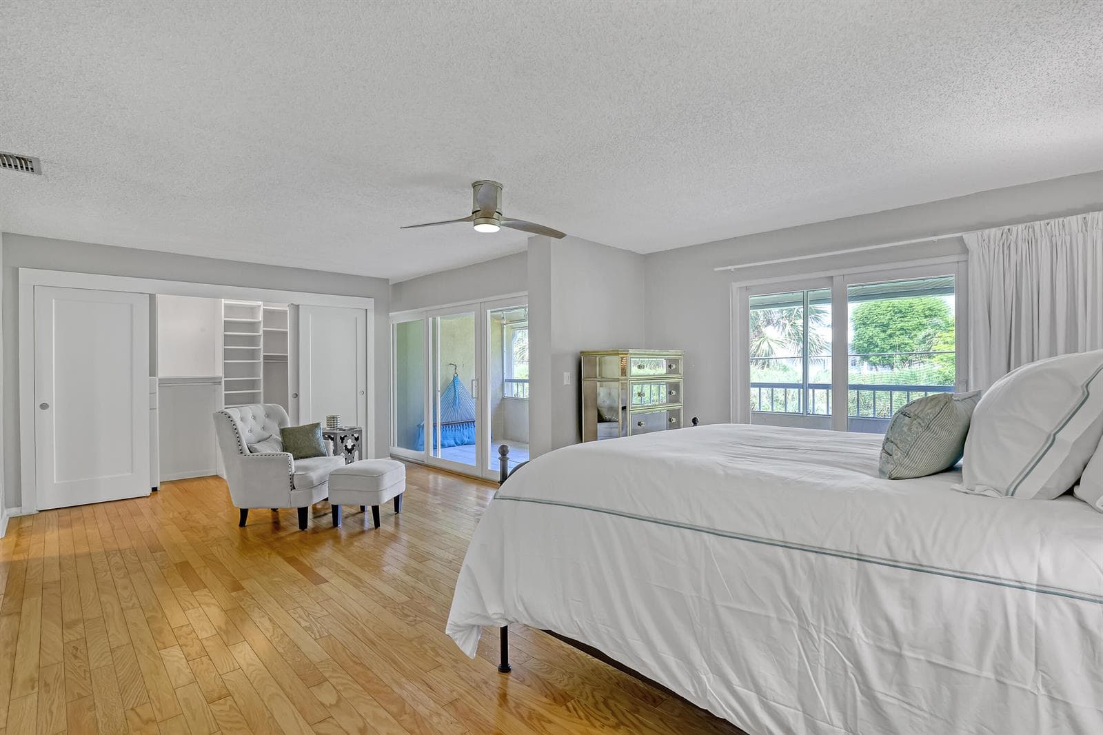 Primary suite