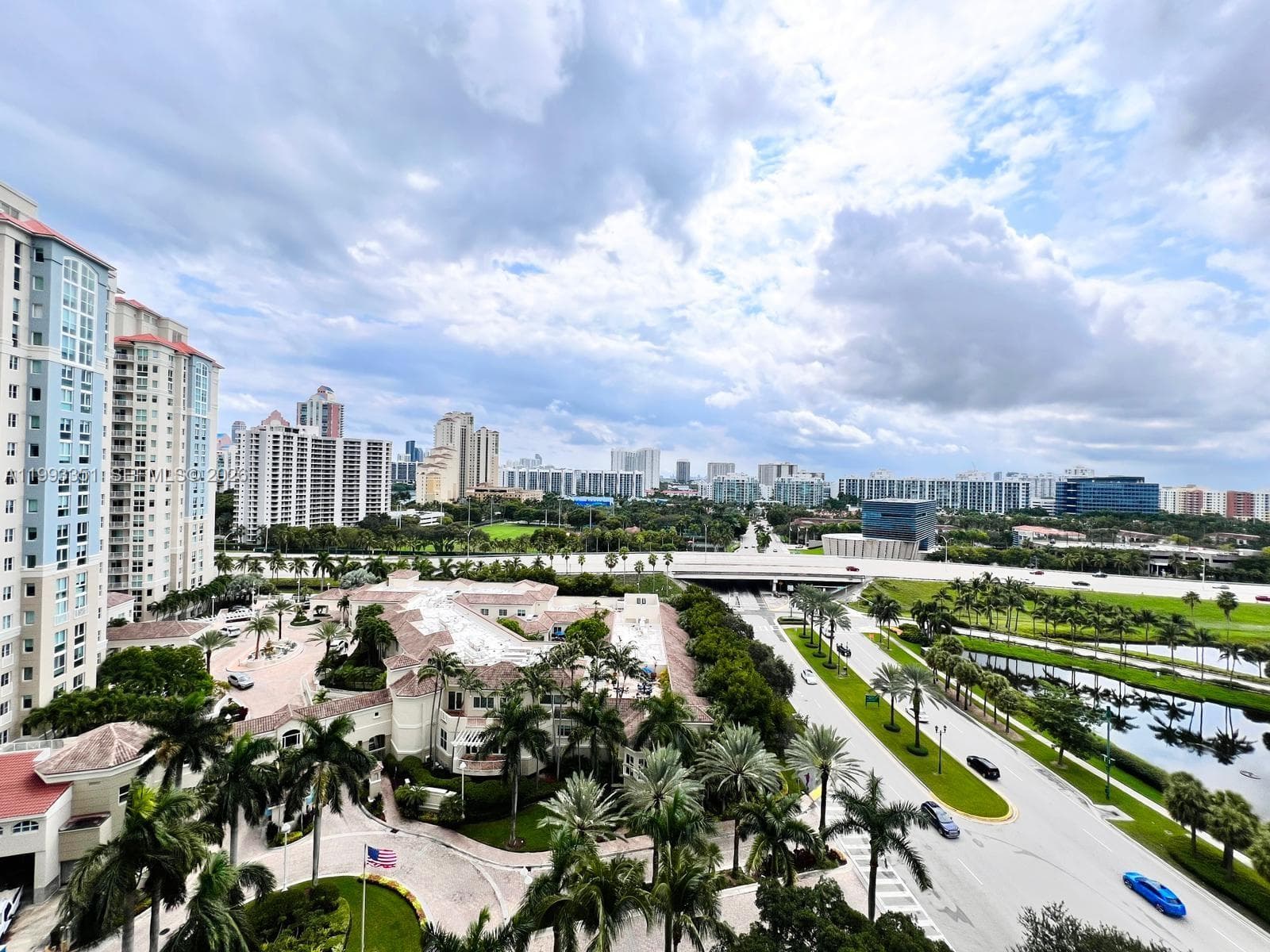 TURNBERRY ON THE GREEN CO · #1408 in Aventura - Photo 3