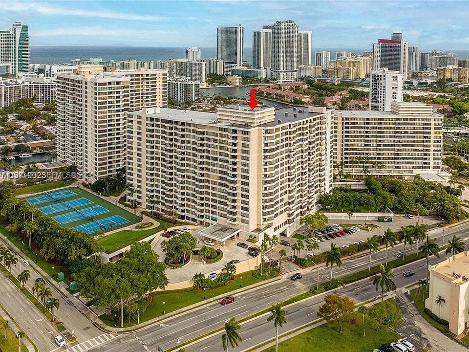 OLYMPUS CONDO 600 TOWER · #517 in Hallandale Beach - Photo 1