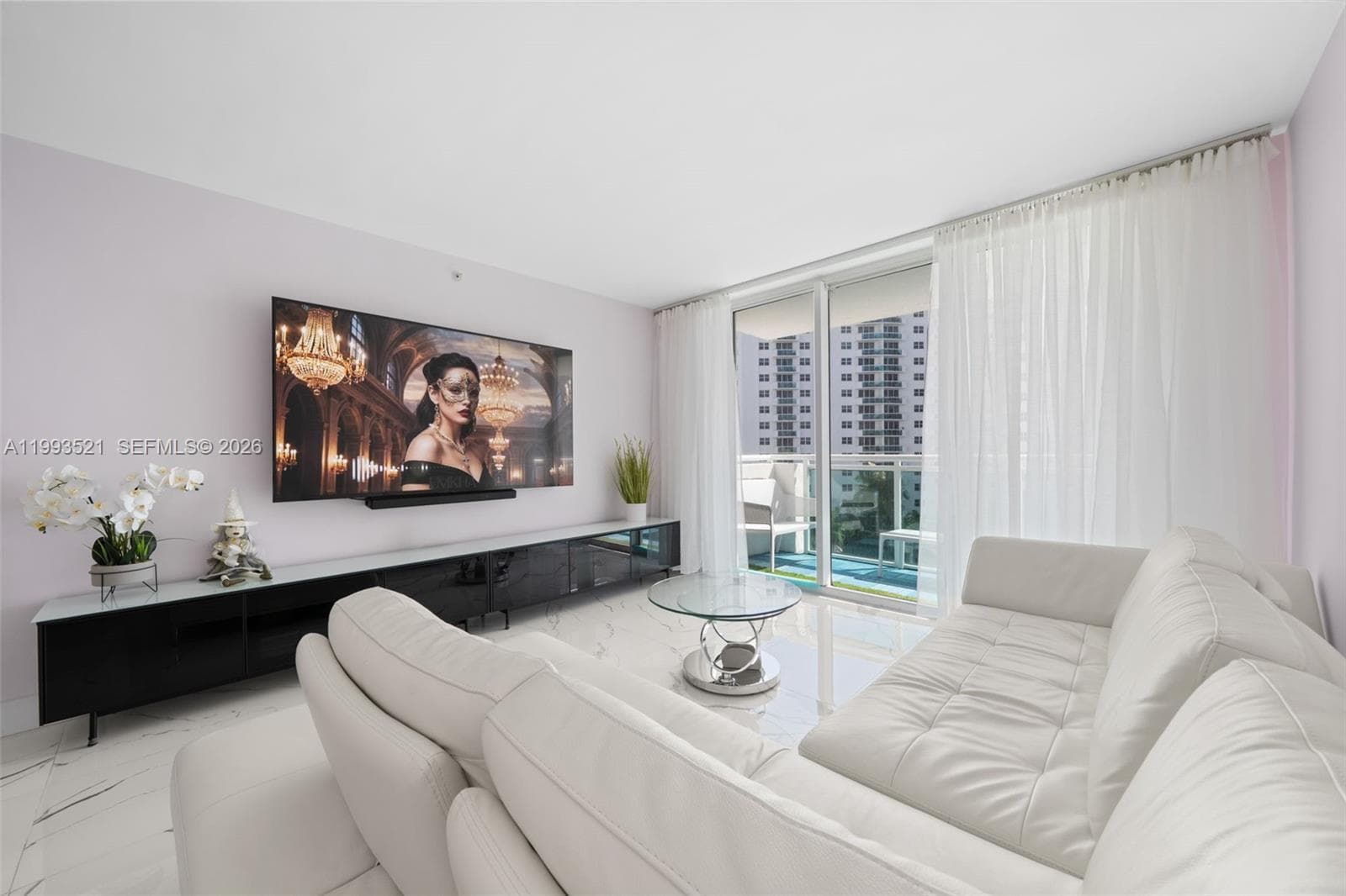 RESIDENCES ON HOLLYWOOD · #606 in Hollywood - Photo 4