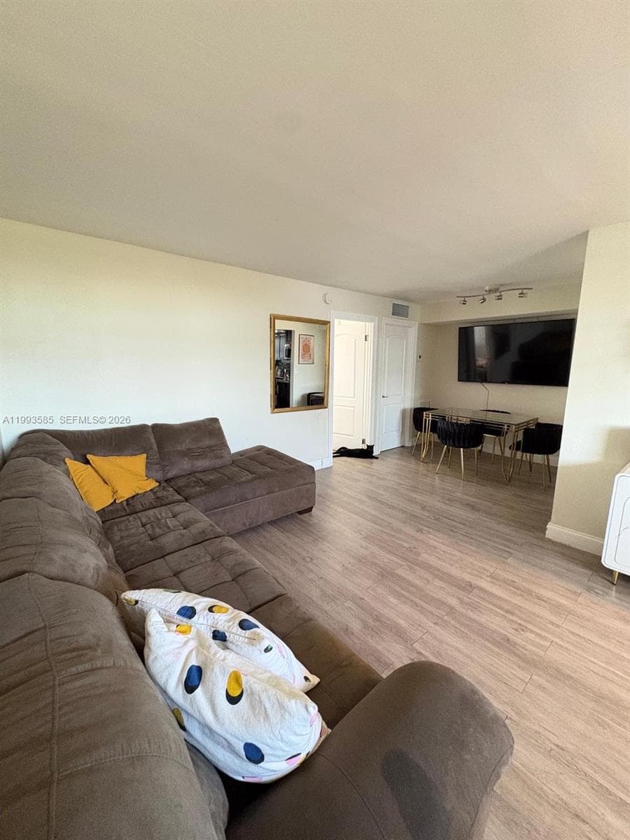 MICHIGAN WEST CONDO · #505 in Miami Beach - Photo 11