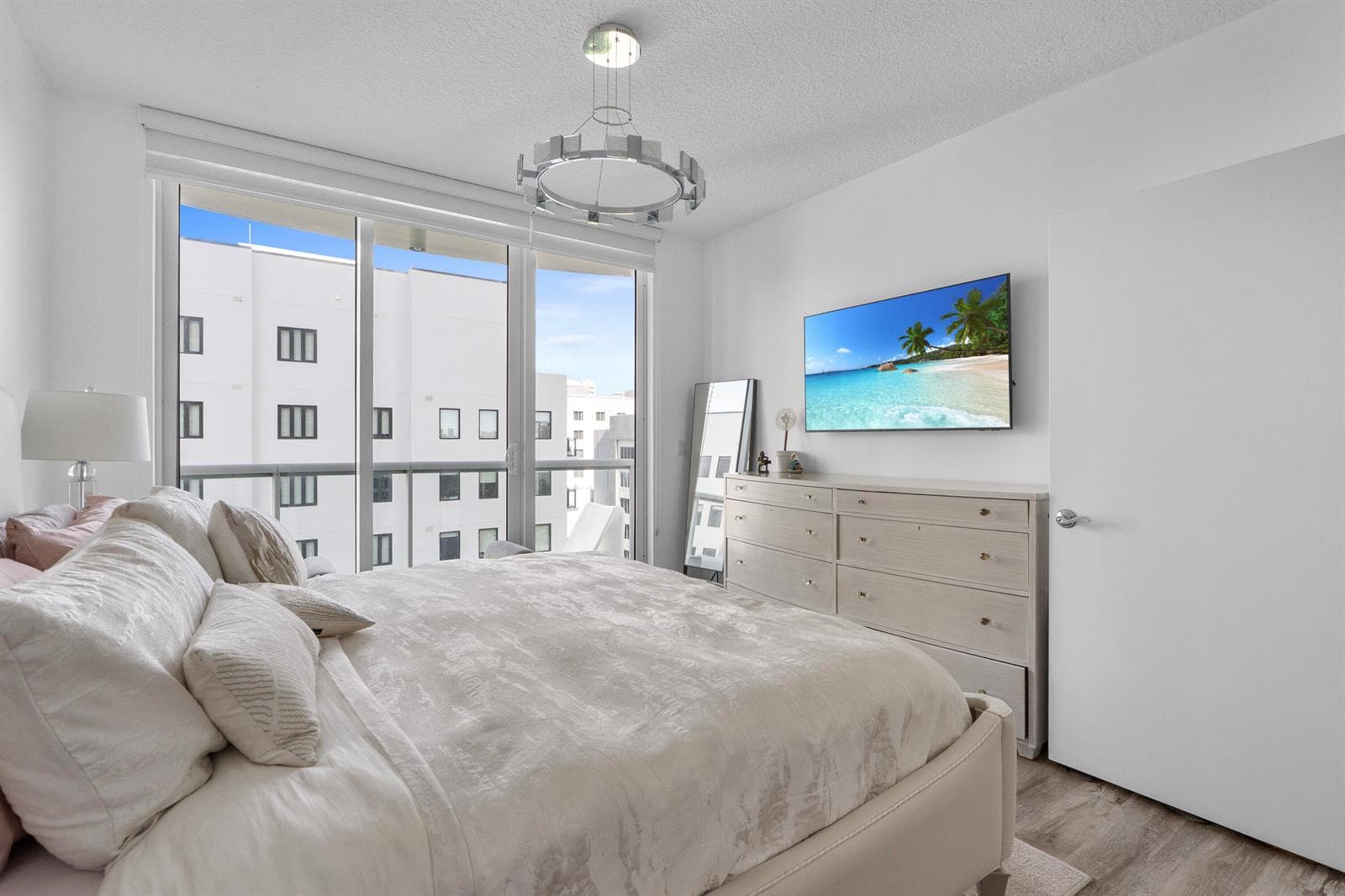 111 SE 8 ave unit 705 Fort Lauderdale 3