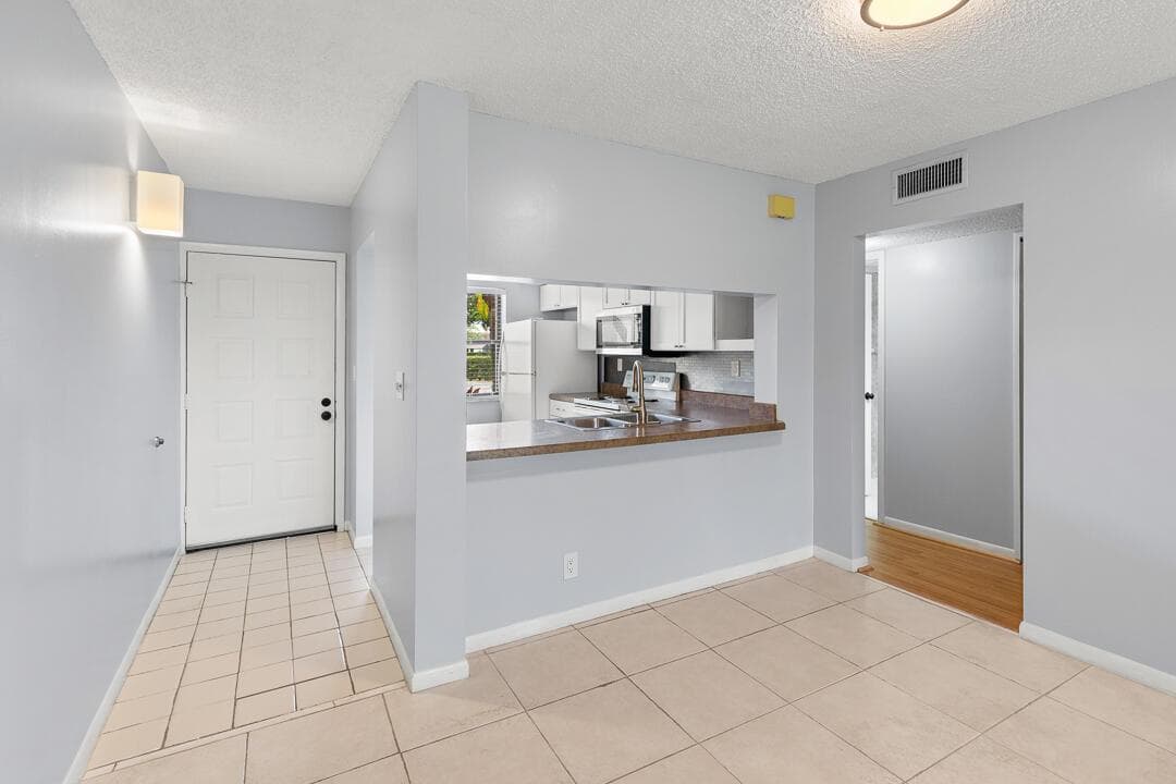 Foyer/Kitchen/Dining