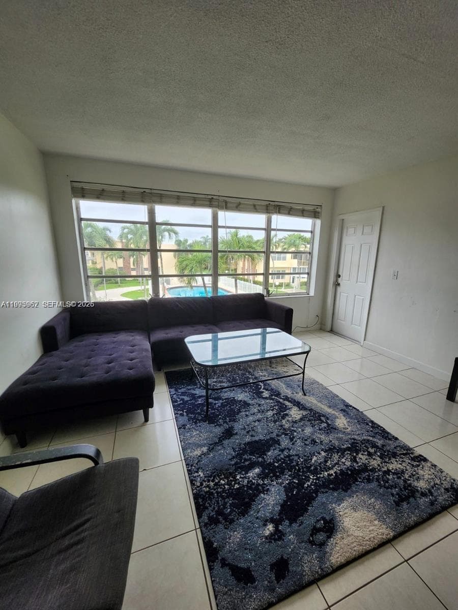 Irvington Gardens · #420 in Hallandale Beach - Photo 5