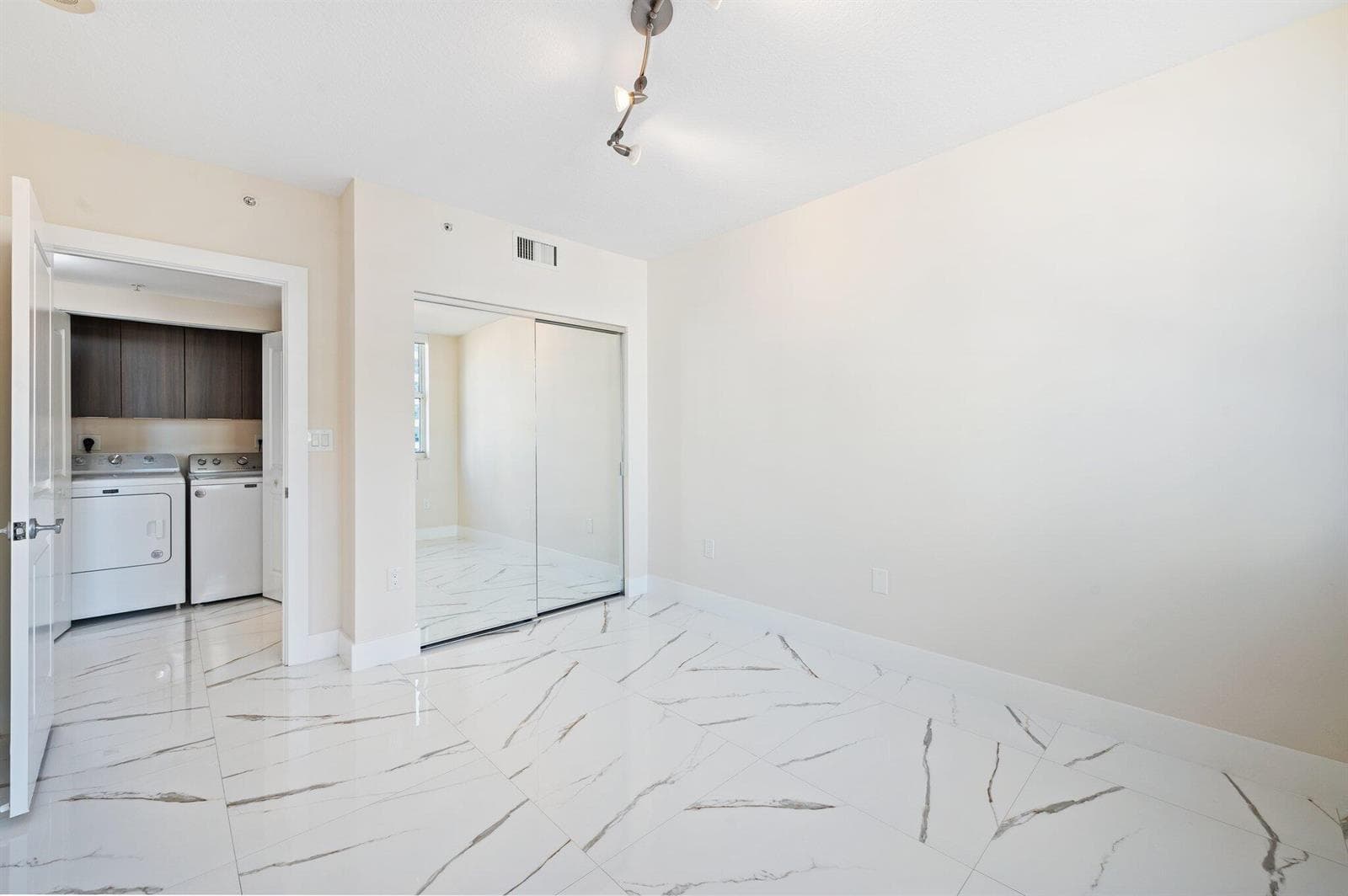 29-web-or-mls-347-n-new-river-dr-e-1509