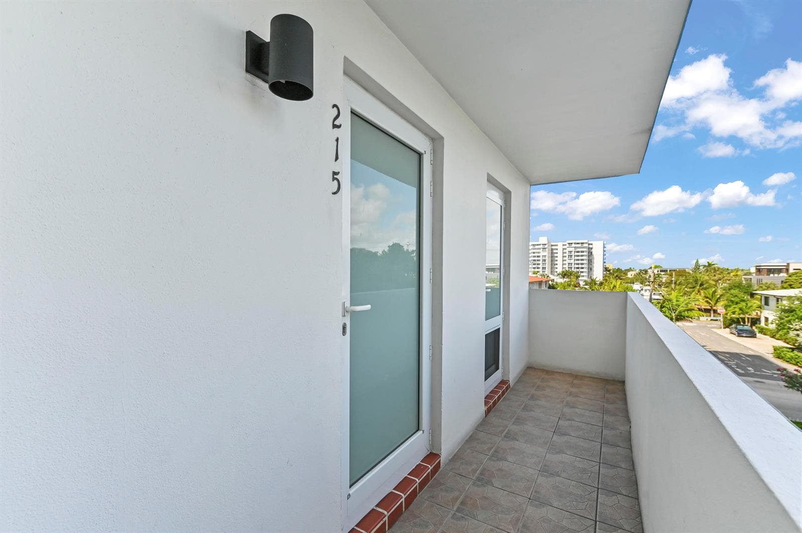 07 Balcony 02