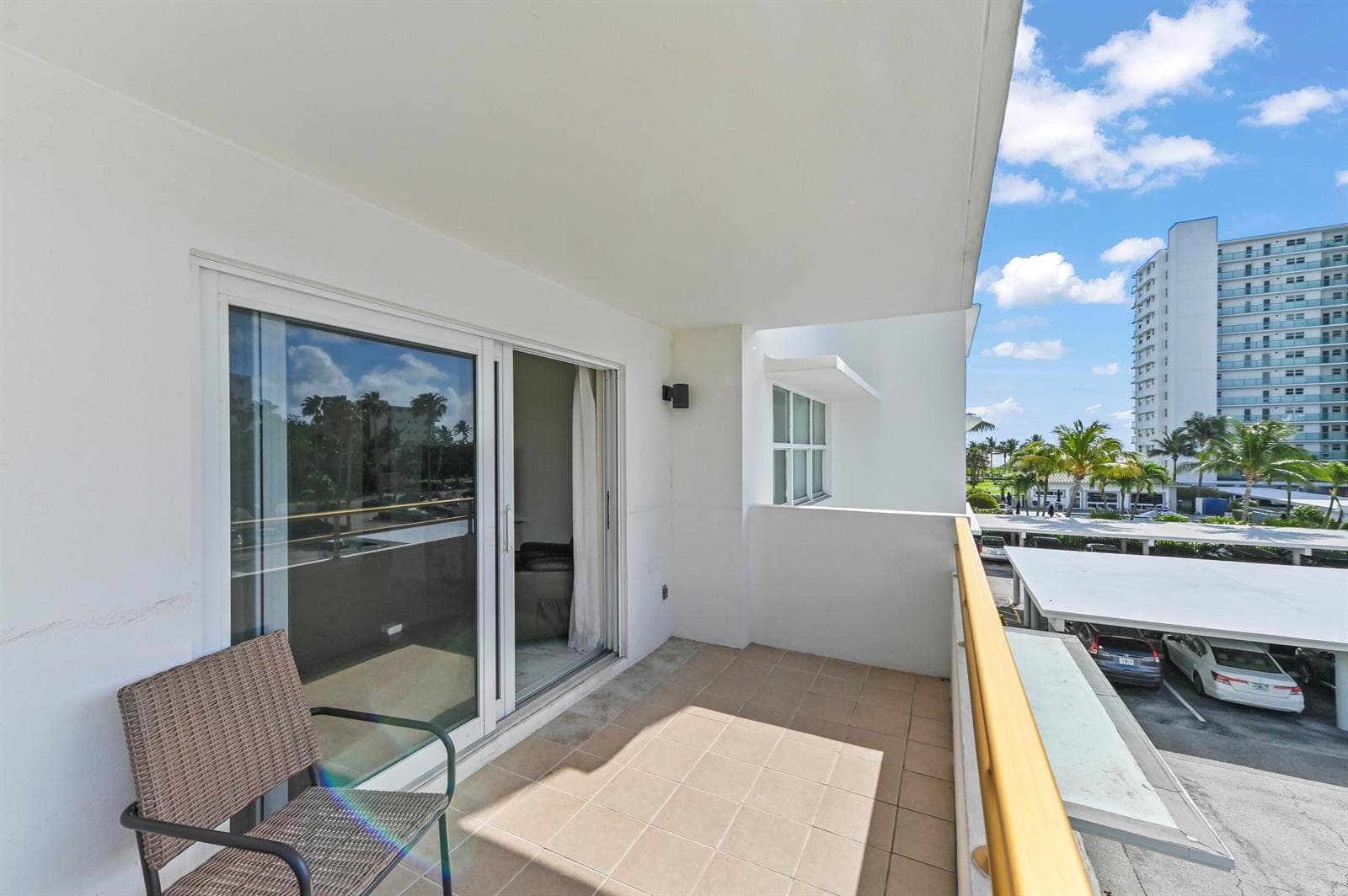 07 Balcony 01