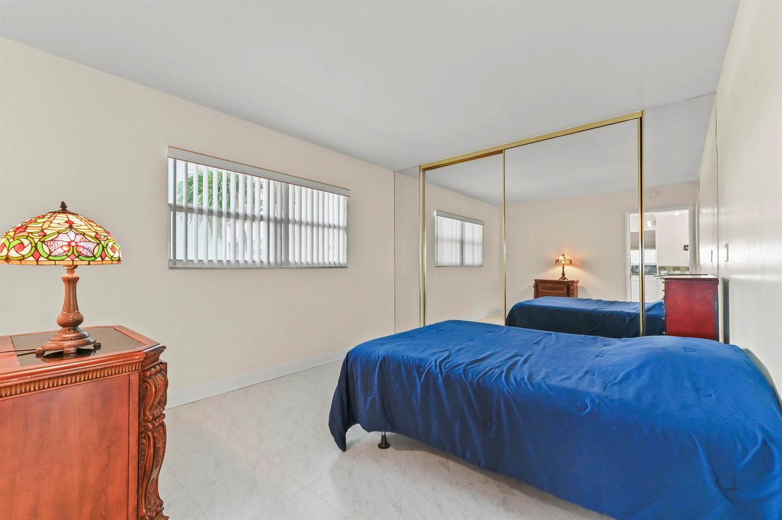 15 Bedroom 01