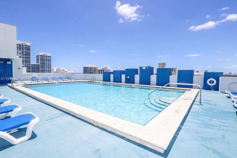 BLU OF NORTH BEACH · #505 in Miami Beach - Photo 5