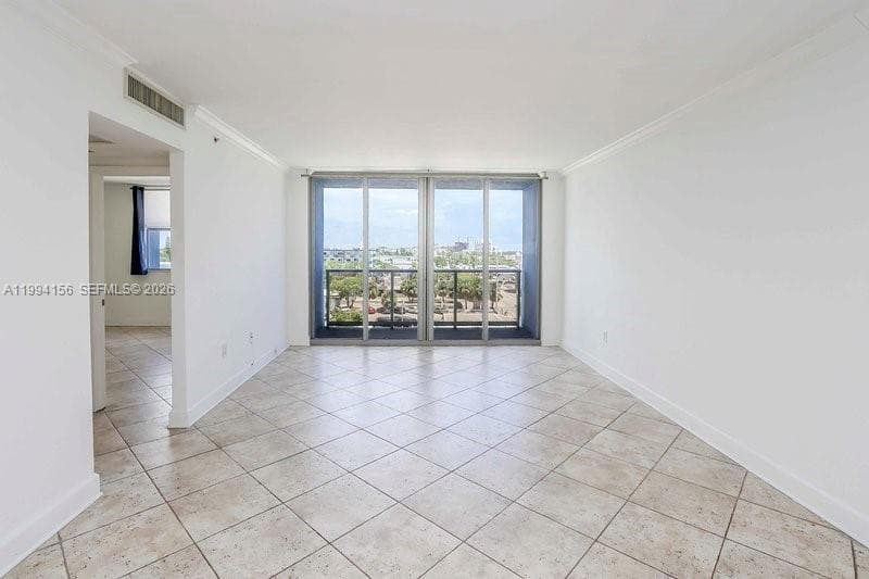 BLU OF NORTH BEACH · #505 in Miami Beach - Photo 18
