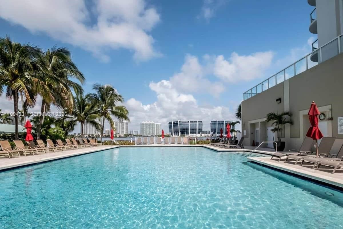 Marina Bay Club · #905 in Sunny Isles Beach - Photo 2