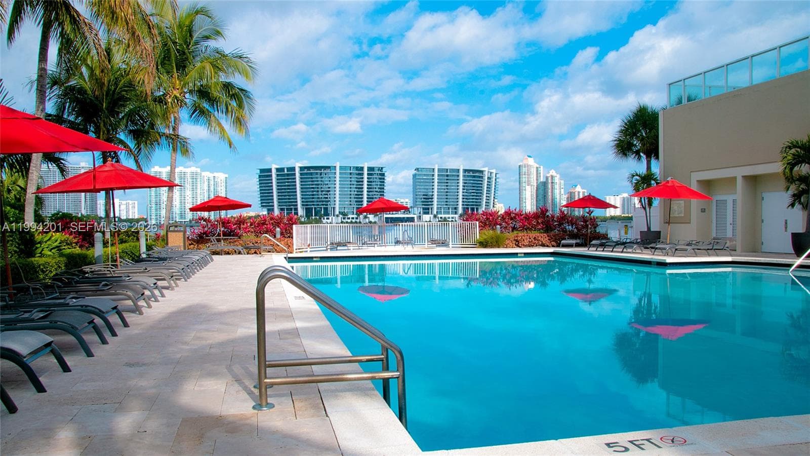 Marina Bay Club #905