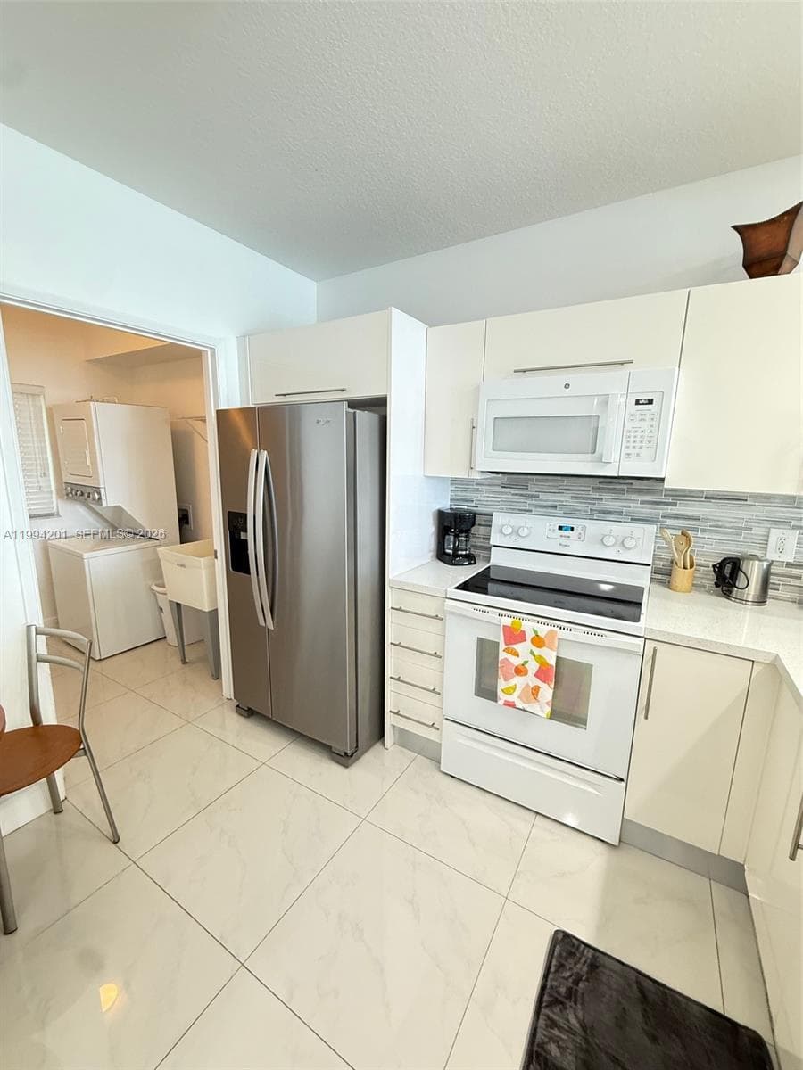Marina Bay Club · #905 in Sunny Isles Beach - Photo 14