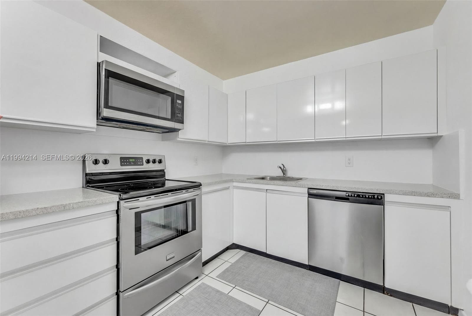 OLYMPUS CONDO · #1418 in Hallandale Beach - Photo 7